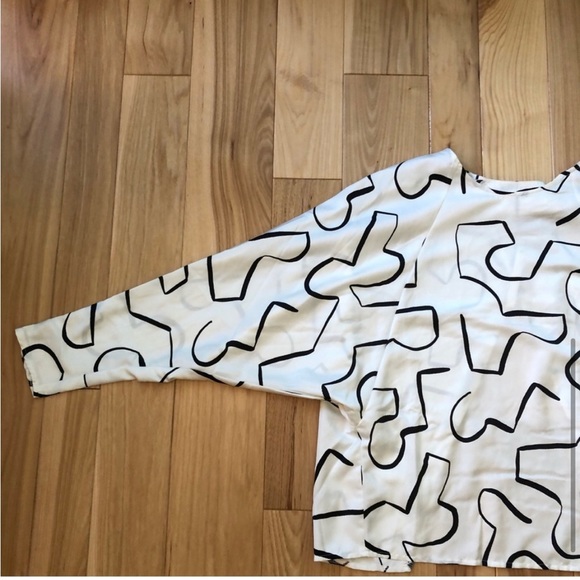 ASOS Design Batwing Sleeve Wrap Back Abstract Print White Top NEW - Picture 5 of 11